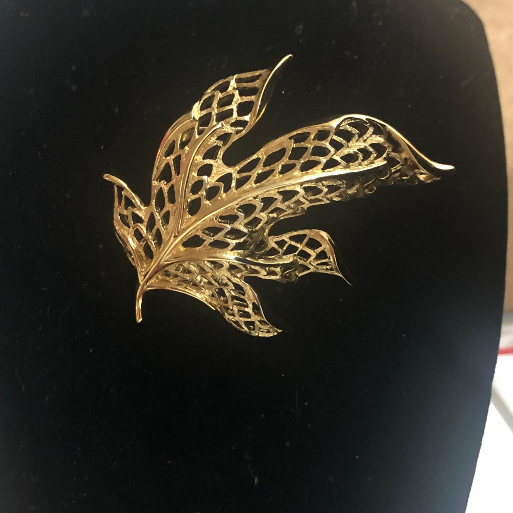 Intricate Gold Filigree Leaf Brooch